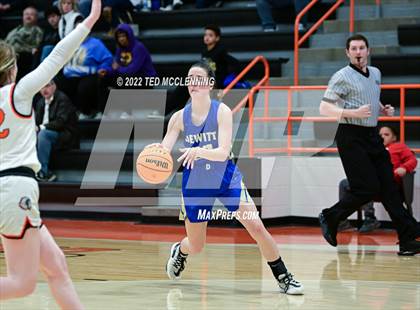 Thumbnail 3 in Lamar vs Dewitt (AAA 3A Region 3 1st round) photogallery.