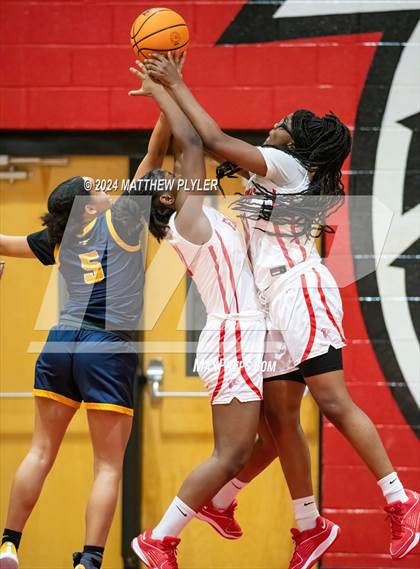 Thumbnail 3 in Cape Fear @ Seventy-First photogallery.
