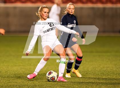 Thumbnail 3 in Pine View vs. Ridgeline (UHSAA 4A Semi-Final) photogallery.