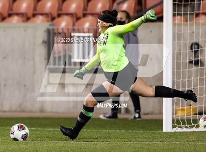 Thumbnail 3 in Pine View vs. Ridgeline (UHSAA 4A Semi-Final) photogallery.