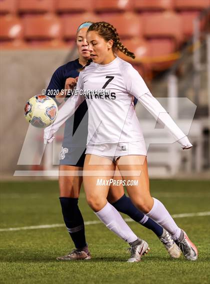 Thumbnail 3 in Pine View vs. Ridgeline (UHSAA 4A Semi-Final) photogallery.