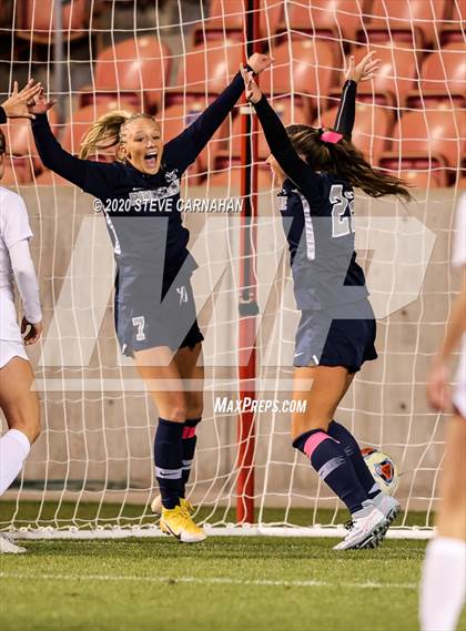 Thumbnail 2 in Pine View vs. Ridgeline (UHSAA 4A Semi-Final) photogallery.
