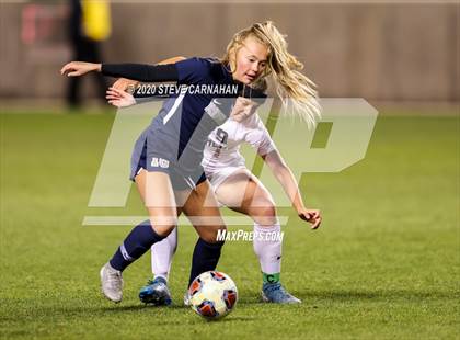 Thumbnail 3 in Pine View vs. Ridgeline (UHSAA 4A Semi-Final) photogallery.