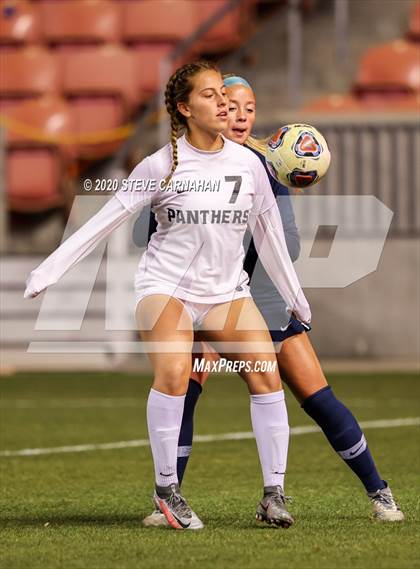 Thumbnail 3 in Pine View vs. Ridgeline (UHSAA 4A Semi-Final) photogallery.