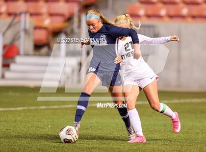 Thumbnail 2 in Pine View vs. Ridgeline (UHSAA 4A Semi-Final) photogallery.