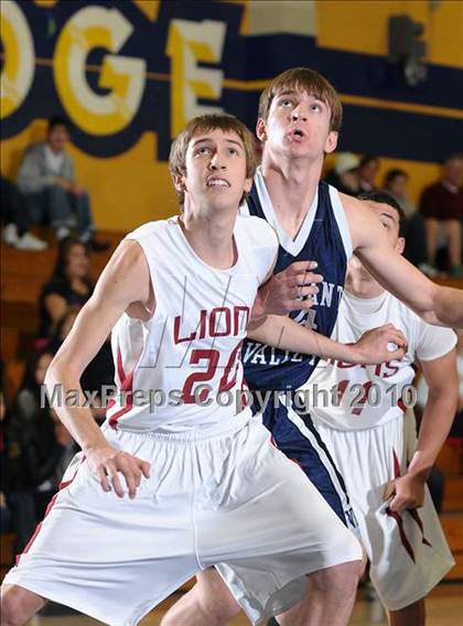 Thumbnail 3 in Pleasant Valley vs. McClatchy (Trojan Toss-Up) photogallery.