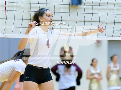 Thumbnail 3 in Needville vs. Devine (UIL 4A Regional Semi-Finals) photogallery.