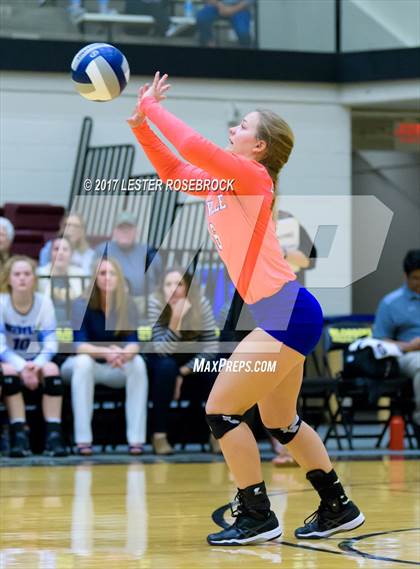 Thumbnail 1 in Needville vs. Devine (UIL 4A Regional Semi-Finals) photogallery.
