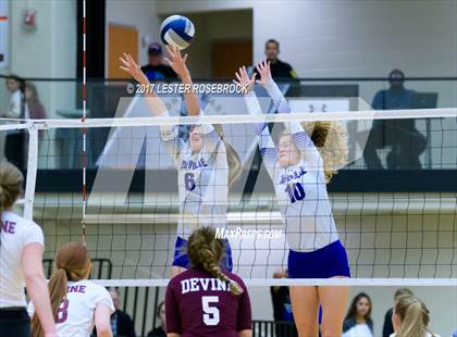 Thumbnail 3 in Needville vs. Devine (UIL 4A Regional Semi-Finals) photogallery.