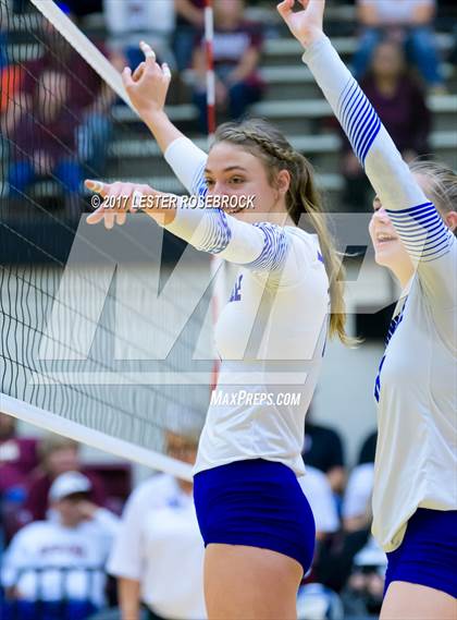 Thumbnail 1 in Needville vs. Devine (UIL 4A Regional Semi-Finals) photogallery.