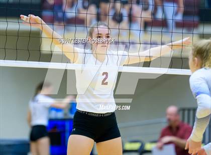 Thumbnail 2 in Needville vs. Devine (UIL 4A Regional Semi-Finals) photogallery.