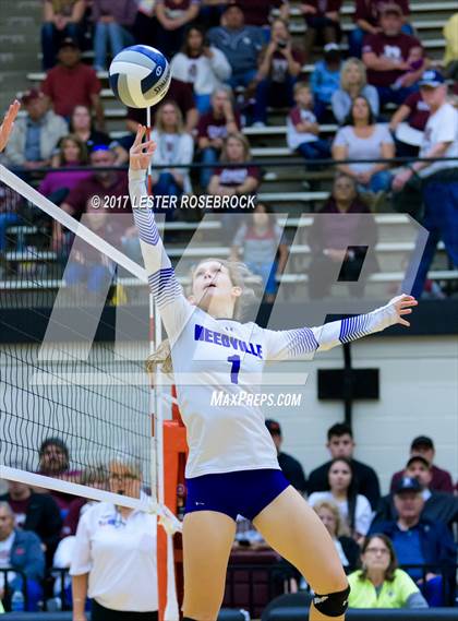 Thumbnail 3 in Needville vs. Devine (UIL 4A Regional Semi-Finals) photogallery.