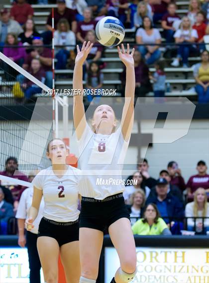 Thumbnail 2 in Needville vs. Devine (UIL 4A Regional Semi-Finals) photogallery.