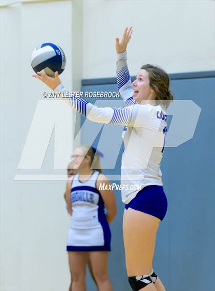 Thumbnail 1 in Needville vs. Devine (UIL 4A Regional Semi-Finals) photogallery.