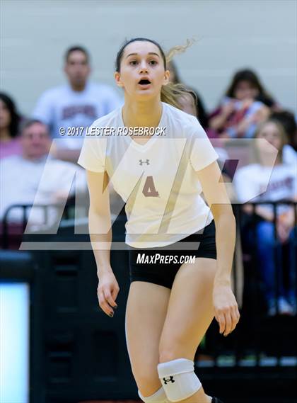 Thumbnail 2 in Needville vs. Devine (UIL 4A Regional Semi-Finals) photogallery.