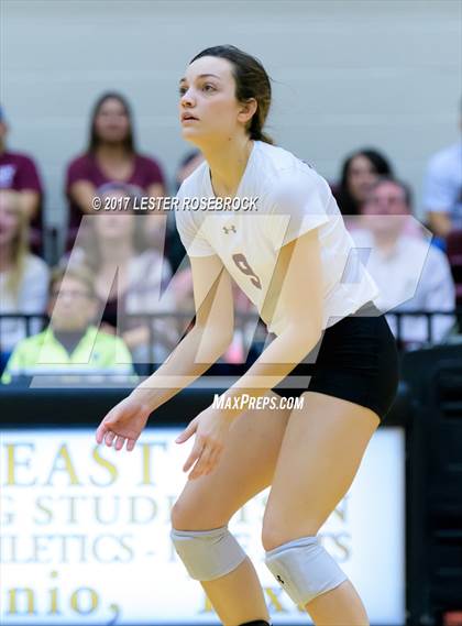 Thumbnail 3 in Needville vs. Devine (UIL 4A Regional Semi-Finals) photogallery.