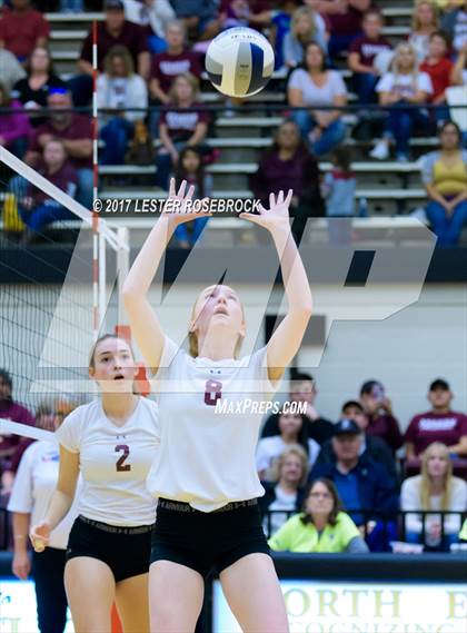 Thumbnail 1 in Needville vs. Devine (UIL 4A Regional Semi-Finals) photogallery.
