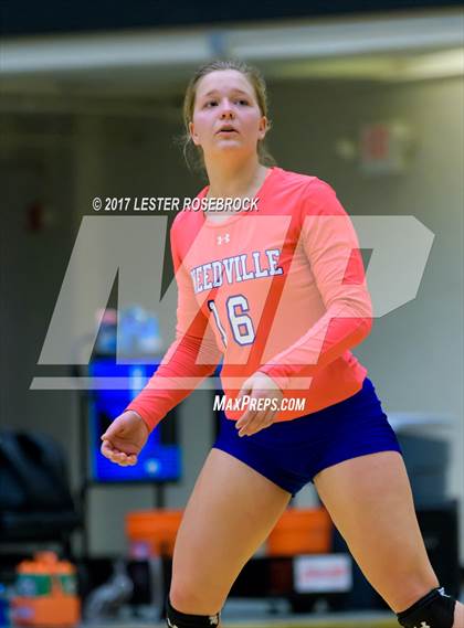 Thumbnail 3 in Needville vs. Devine (UIL 4A Regional Semi-Finals) photogallery.