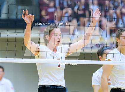 Thumbnail 2 in Needville vs. Devine (UIL 4A Regional Semi-Finals) photogallery.