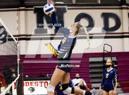 Thumbnail 2 in Gregori @ Modesto photogallery.