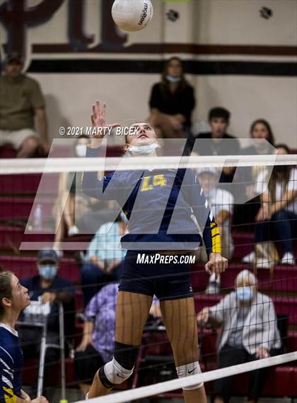 Thumbnail 2 in Gregori @ Modesto photogallery.