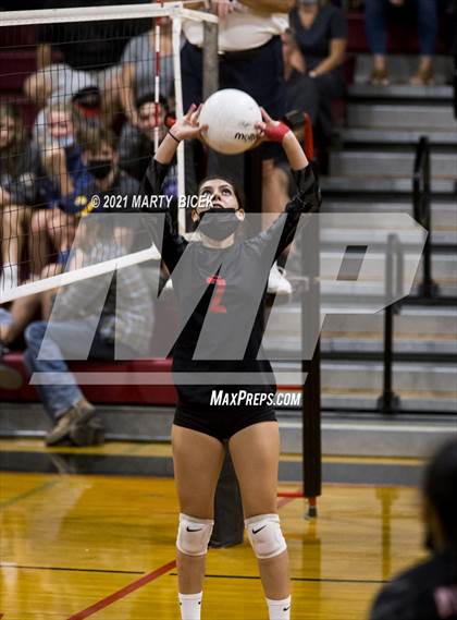 Thumbnail 2 in Gregori @ Modesto photogallery.