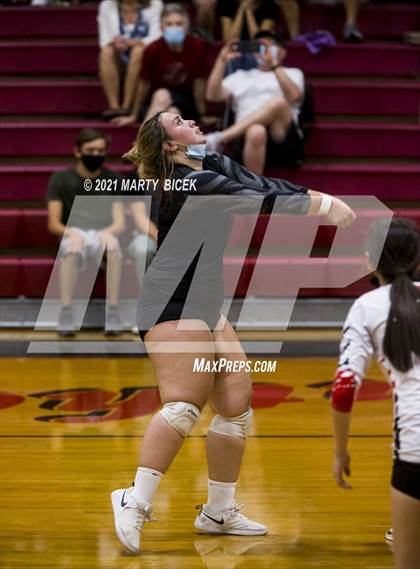 Thumbnail 3 in Gregori @ Modesto photogallery.