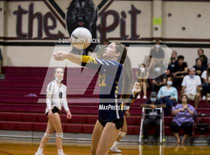 Thumbnail 3 in Gregori @ Modesto photogallery.
