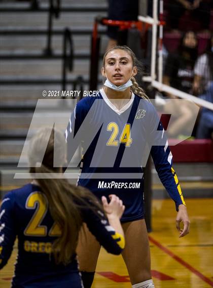 Thumbnail 2 in Gregori @ Modesto photogallery.