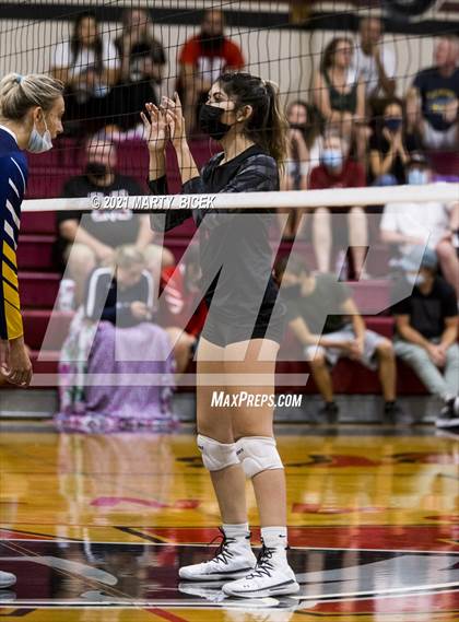 Thumbnail 2 in Gregori @ Modesto photogallery.