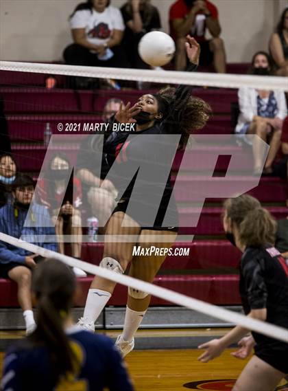Thumbnail 1 in Gregori @ Modesto photogallery.
