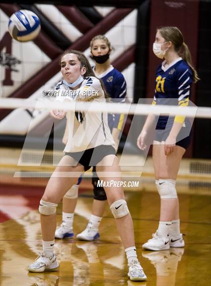 Thumbnail 2 in Gregori @ Modesto photogallery.