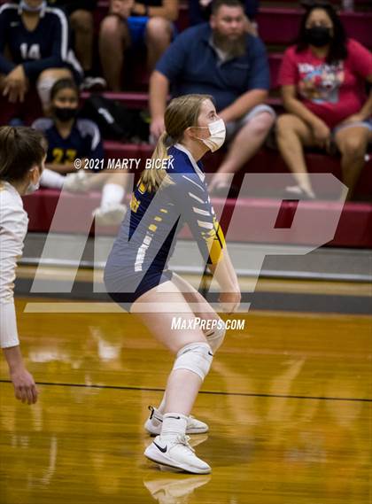Thumbnail 1 in Gregori @ Modesto photogallery.