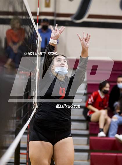 Thumbnail 2 in Gregori @ Modesto photogallery.