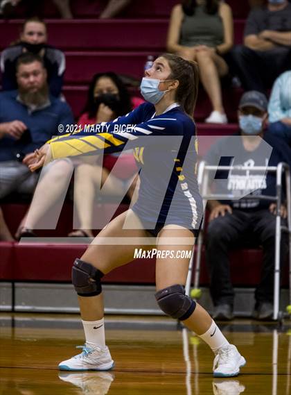 Thumbnail 3 in Gregori @ Modesto photogallery.