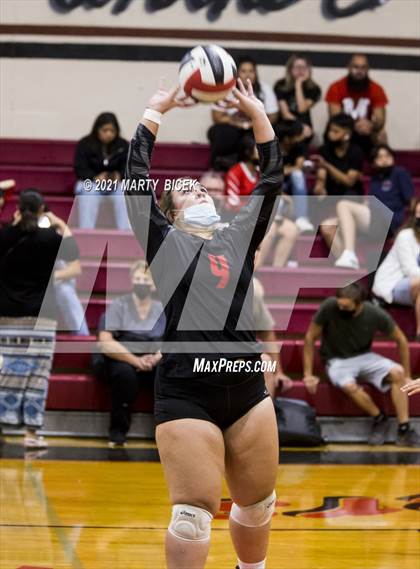 Thumbnail 2 in Gregori @ Modesto photogallery.