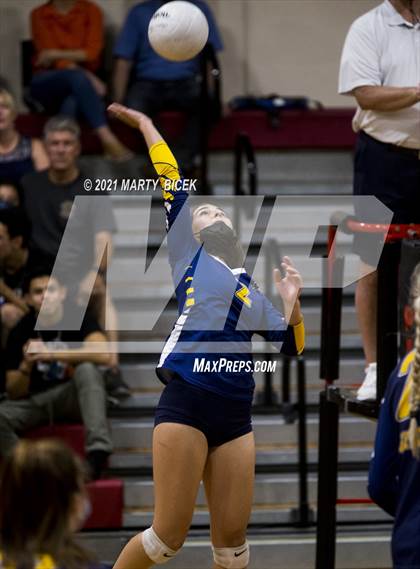 Thumbnail 2 in Gregori @ Modesto photogallery.
