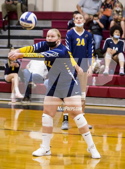 Thumbnail 3 in Gregori @ Modesto photogallery.
