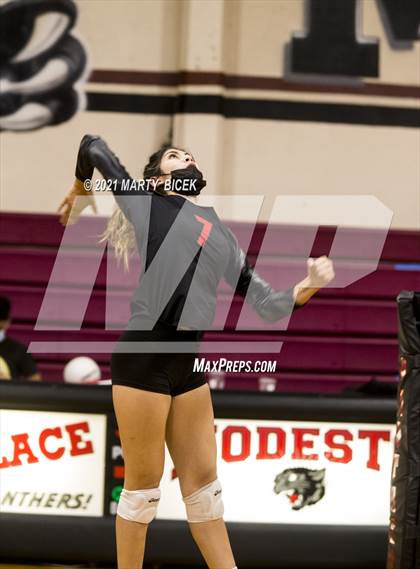 Thumbnail 3 in Gregori @ Modesto photogallery.