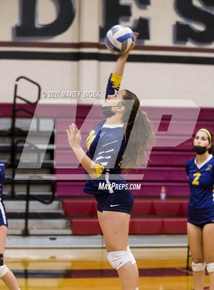 Thumbnail 2 in Gregori @ Modesto photogallery.