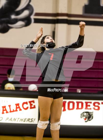 Thumbnail 2 in Gregori @ Modesto photogallery.