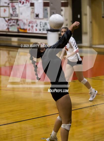Thumbnail 2 in Gregori @ Modesto photogallery.