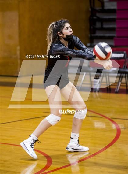 Thumbnail 2 in Gregori @ Modesto photogallery.