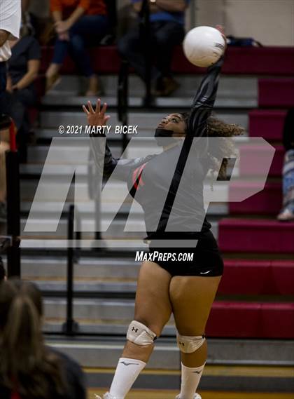 Thumbnail 1 in Gregori @ Modesto photogallery.