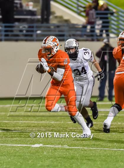 Thumbnail 2 in Cameron Yoe vs. Teague (UIL D3 Quarterfinal) photogallery.