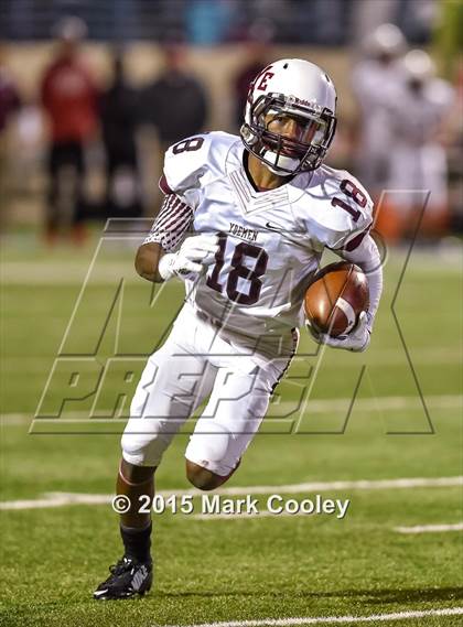 Thumbnail 3 in Cameron Yoe vs. Teague (UIL D3 Quarterfinal) photogallery.