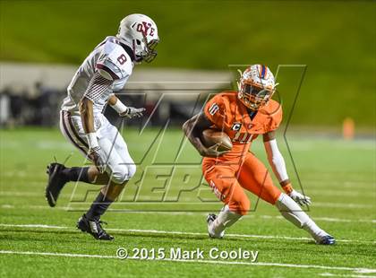 Thumbnail 1 in Cameron Yoe vs. Teague (UIL D3 Quarterfinal) photogallery.