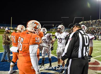 Thumbnail 2 in Cameron Yoe vs. Teague (UIL D3 Quarterfinal) photogallery.