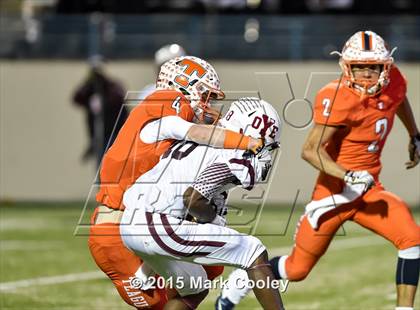 Thumbnail 2 in Cameron Yoe vs. Teague (UIL D3 Quarterfinal) photogallery.