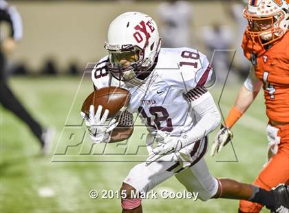 Thumbnail 2 in Cameron Yoe vs. Teague (UIL D3 Quarterfinal) photogallery.